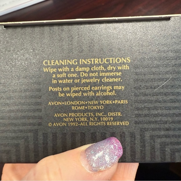 Avon “Rhinestine Spray” Goldtone clip Earrings with Crystal Accents NIB 1992 - Picture 6 of 6